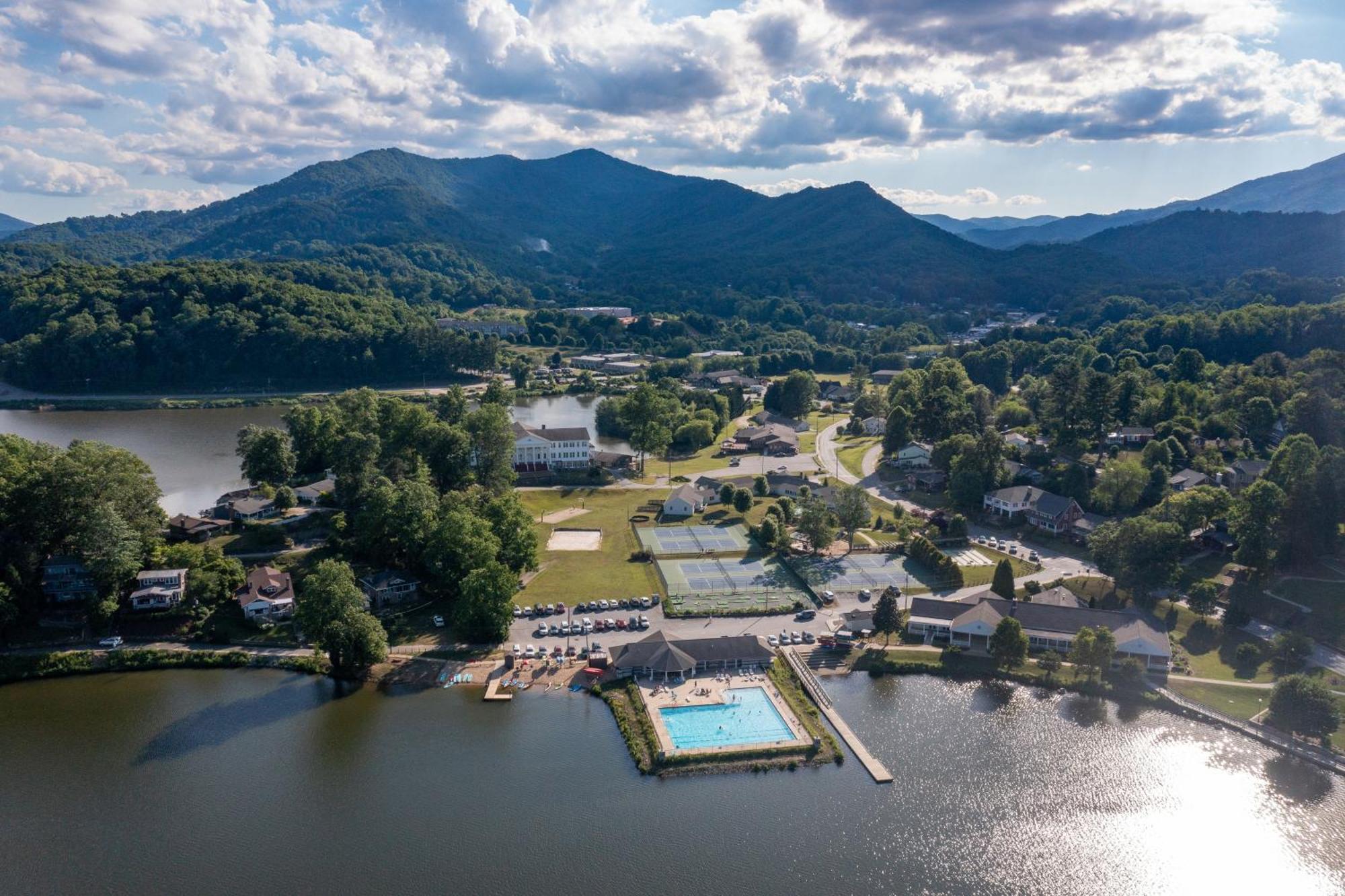 English Roses Lake Junaluska Exterior foto